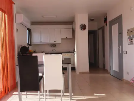 Appartement moderne à La Pineda, 2 chambres, piscine et terrasse : photo 11