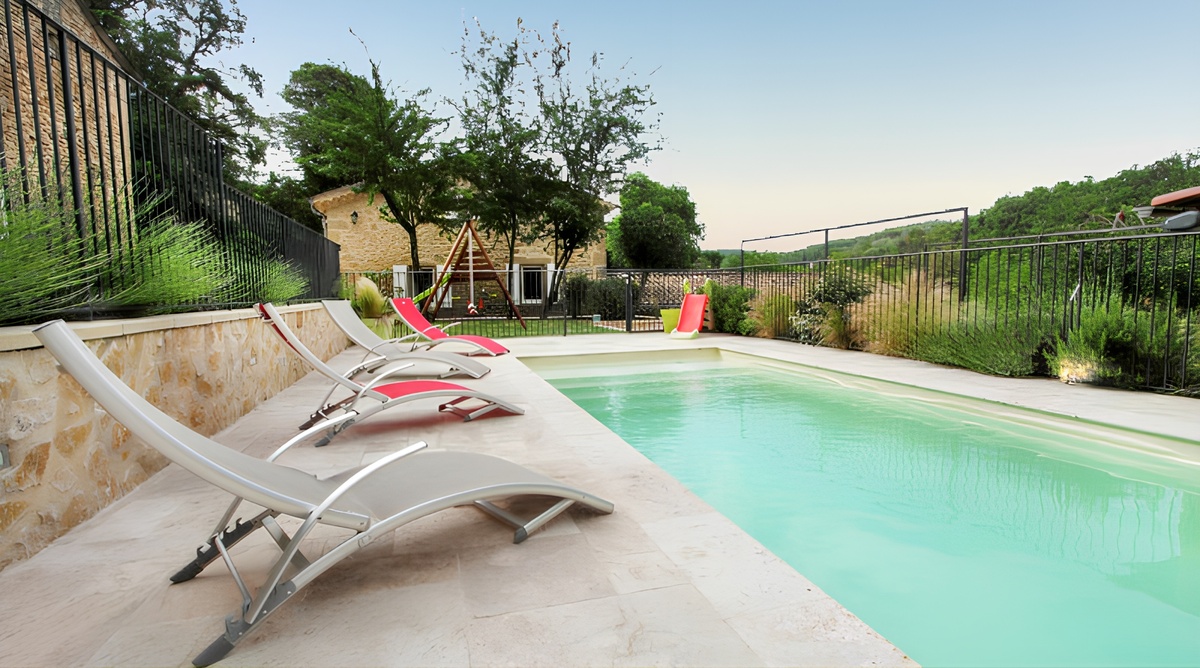 Villa 260 m² à Divajeu : 5 chambres, piscine privée - Photo 1