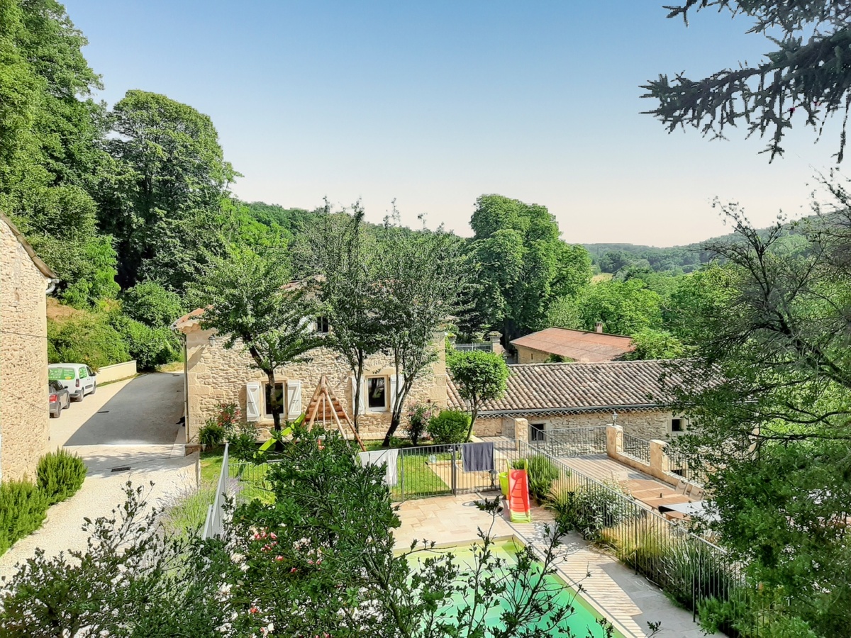 Villa 260 m² à Divajeu : 5 chambres, piscine privée - Photo 4