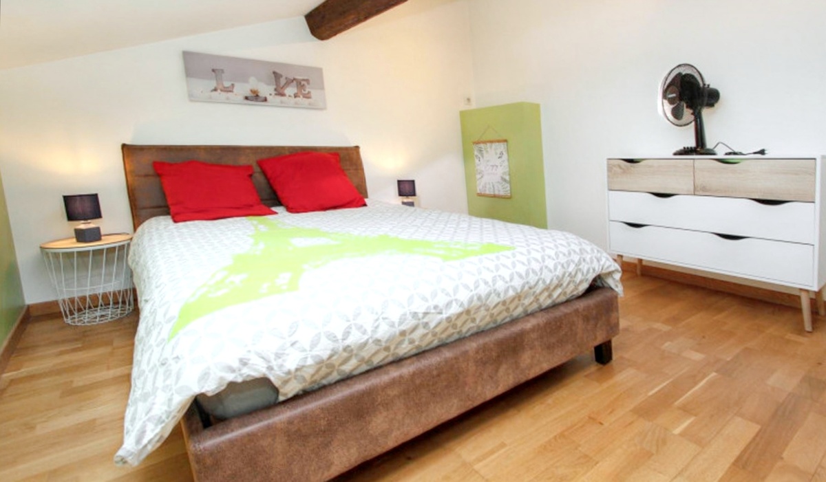 Villa 260 m² à Divajeu : 5 chambres, piscine privée - Photo 16