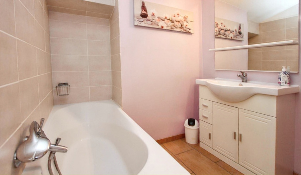 Villa 260 m² à Divajeu : 5 chambres, piscine privée - Photo 18