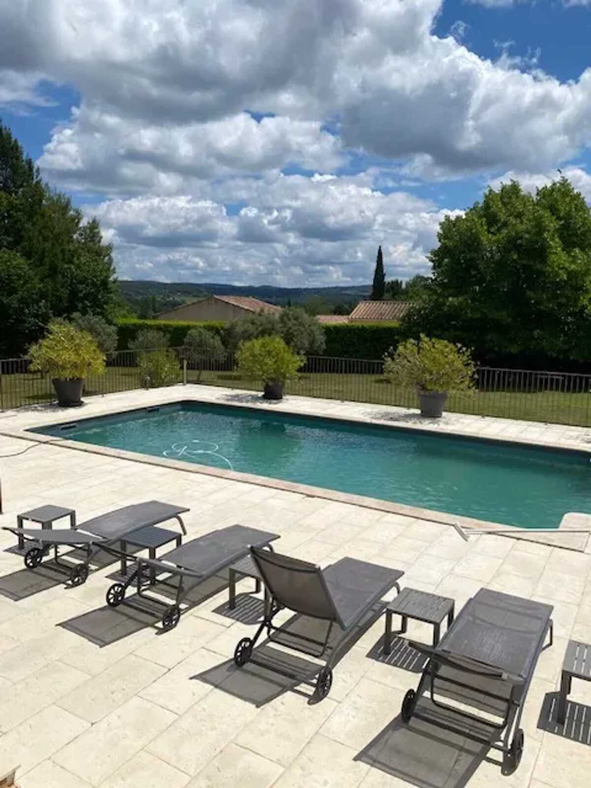Villa 200 m² avec piscine privée et salle de sport - Photo 1