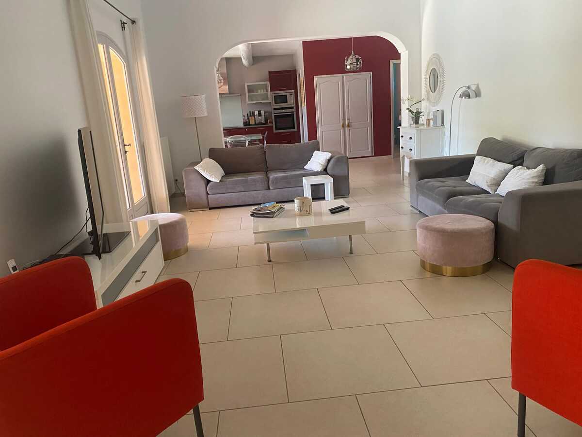 Villa 200 m² avec piscine privée et salle de sport - Photo 4