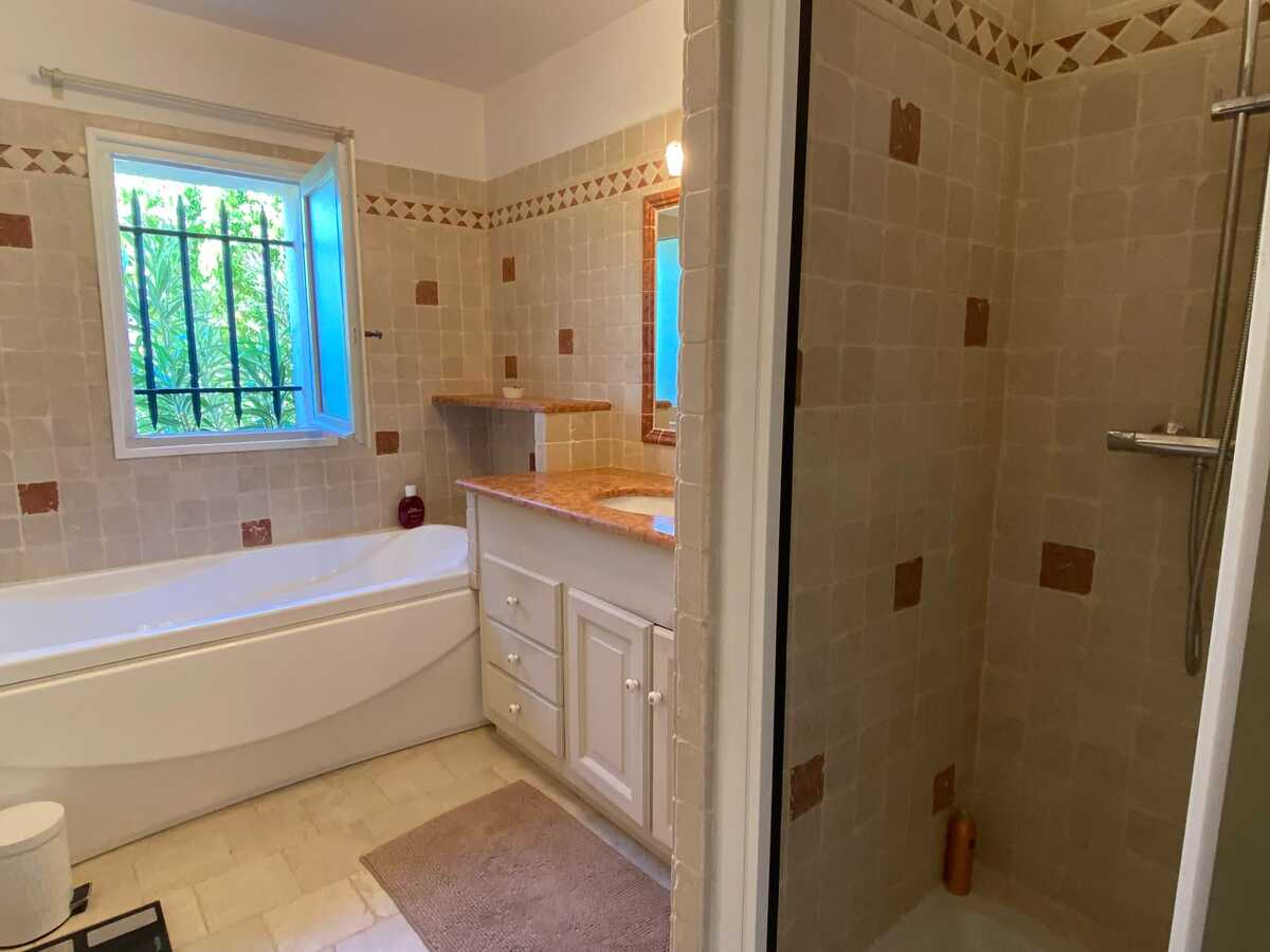 Villa 200 m² avec piscine privée et salle de sport - Photo 17