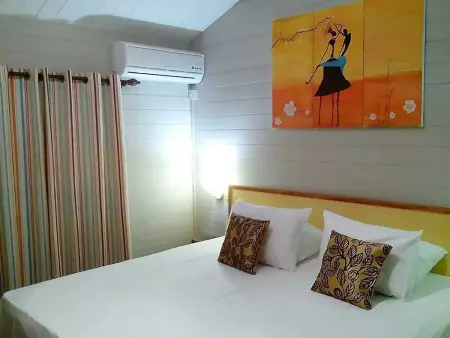 Maison avec piscine partagée à Albion, à 100 m de la plage : photo 7