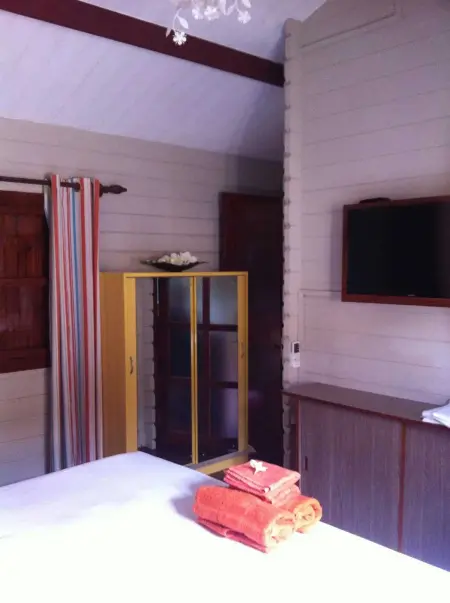 Maison avec piscine partagée à Albion, à 100 m de la plage : photo 25