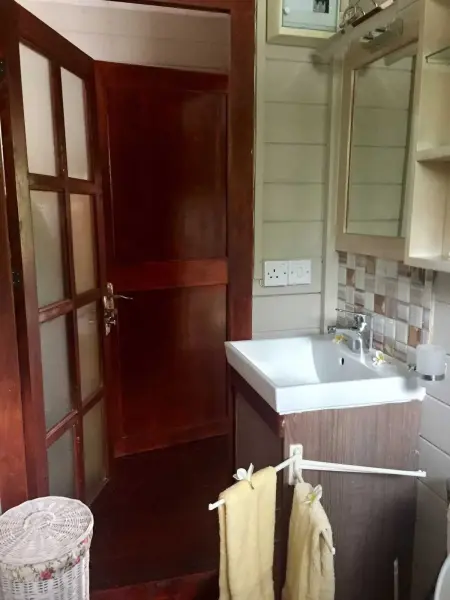 Maison avec piscine partagée à Albion, à 100 m de la plage : photo 35