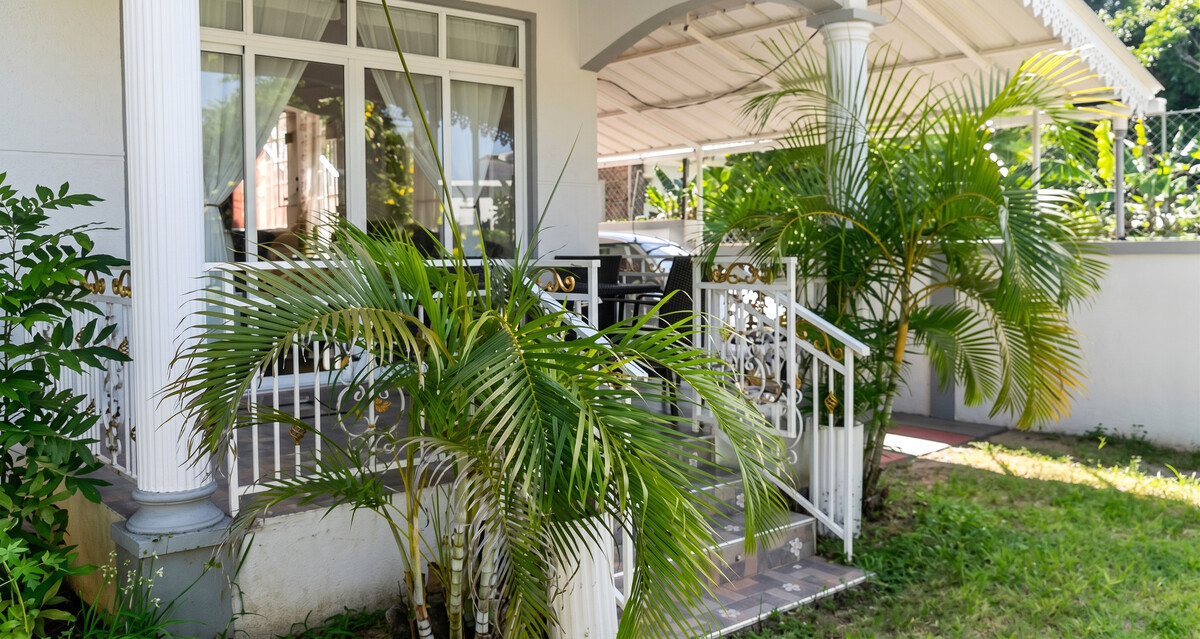 Appartement 115 m² à Flic en Flac, vue montagne et jardin clos - Photo 2