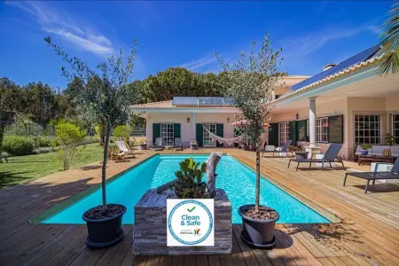 Location villa à Sesimbra, Villa spacieuse à Sesimbra avec piscine privée ouverte toute lannée