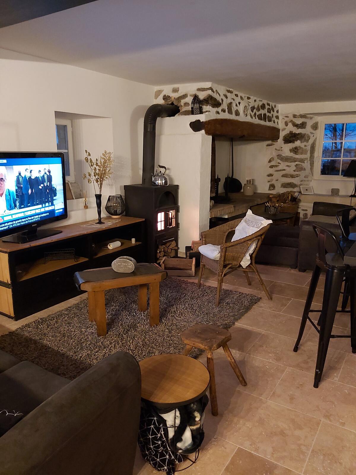 Maison 205m² à Lanarce : jacuzzi, sauna, jeux extérieurs - Photo 4