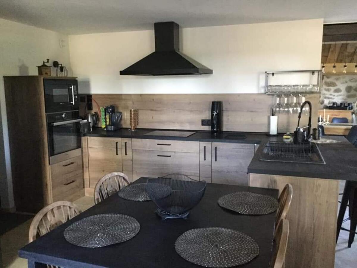 Maison 205m² à Lanarce : jacuzzi, sauna, jeux extérieurs - Photo 6