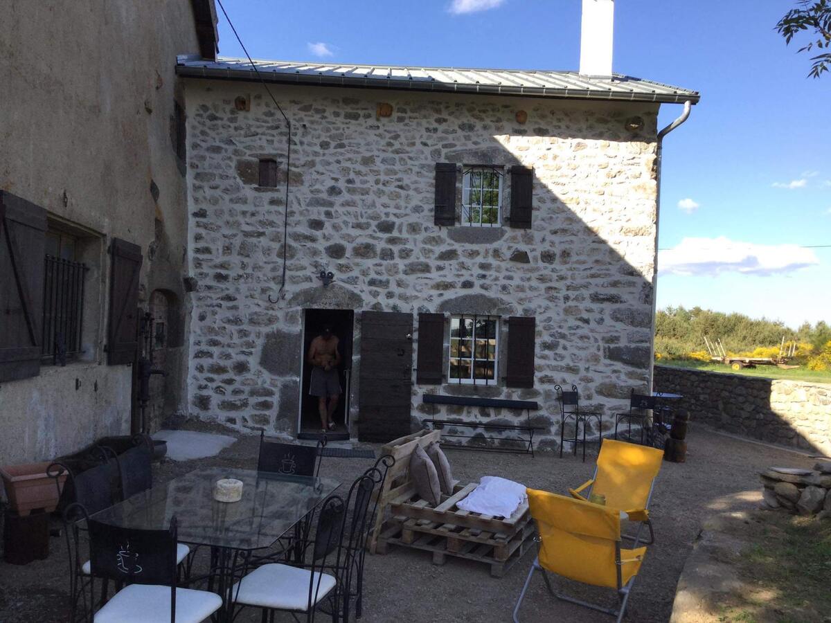 Maison 205m² à Lanarce : jacuzzi, sauna, jeux extérieurs - Photo 8