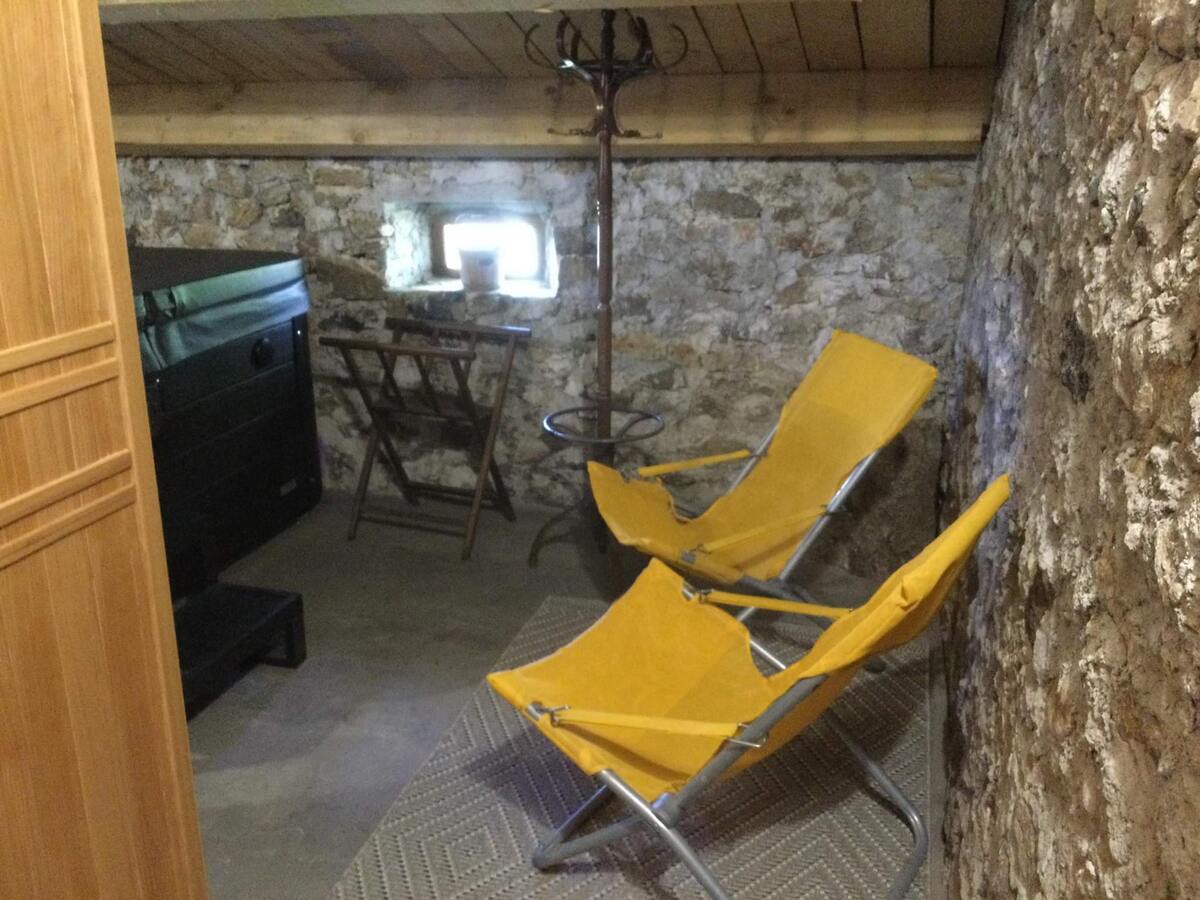 Maison 205m² à Lanarce : jacuzzi, sauna, jeux extérieurs - Photo 22