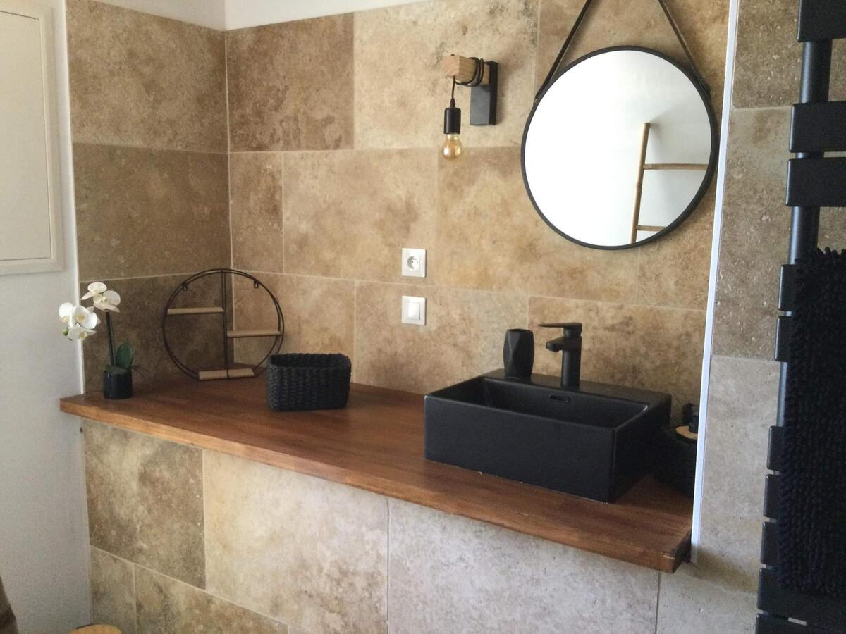 Maison 205m² à Lanarce : jacuzzi, sauna, jeux extérieurs - Photo 23