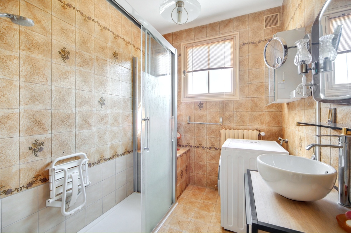 Appartement 100 m² avec terrasse et jardin clos - Photo 13