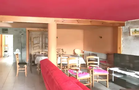 Maison de charme avec vue montagne, jardin clos à Albaret-Sainte-Marie : photo 2
