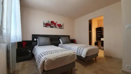 Maison avec jardin et piscine partagée à Puy-l'Évêque, 4 pers. : photo 9