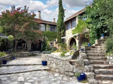Maison familiale 5 chambres avec piscine partagée à Saint-André-de-Cruzières : photo 2