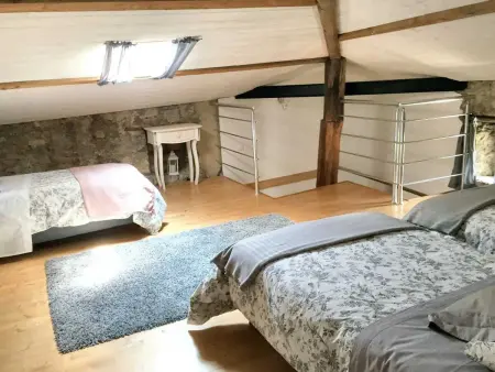 Maison familiale 5 chambres avec piscine partagée à Saint-André-de-Cruzières : photo 8