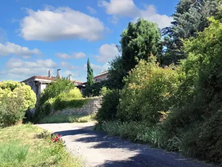 Maison familiale 5 chambres avec piscine partagée à Saint-André-de-Cruzières : photo 10