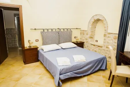 Appartement 33 m² avec piscine partagée et balcon à Latina : photo 2