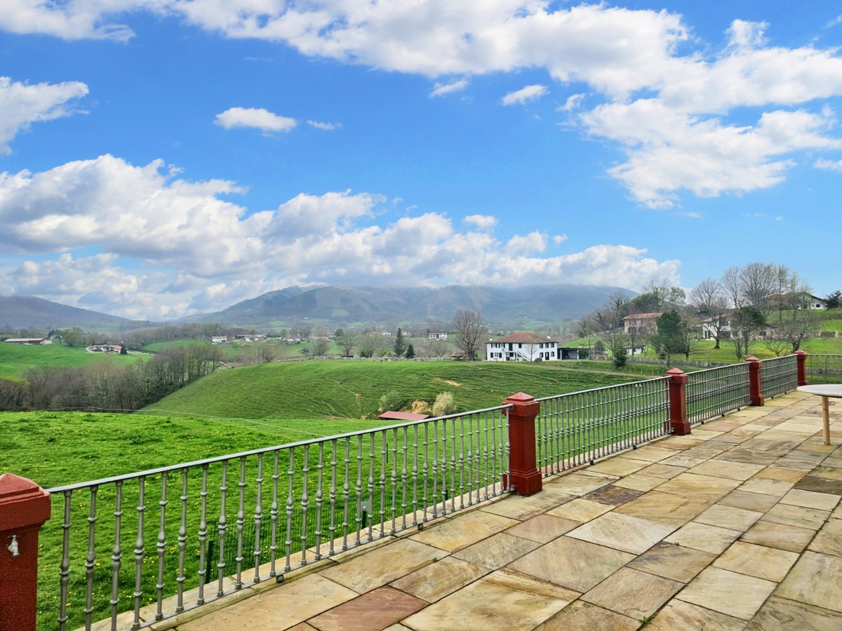 Maison 200 m² avec jacuzzi et vue montagne à Zugarramurdi - Photo 1
