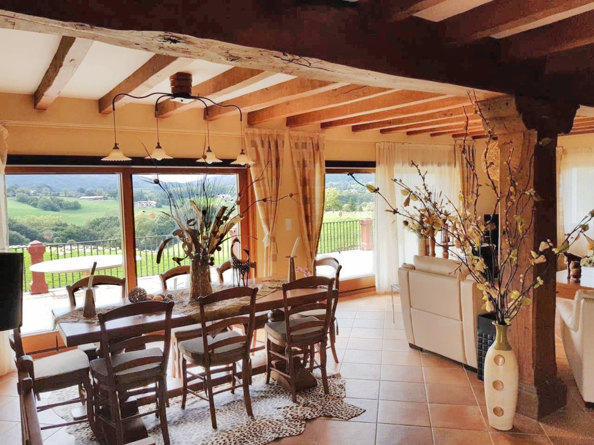 Maison 200 m² avec jacuzzi et vue montagne à Zugarramurdi - Photo 3