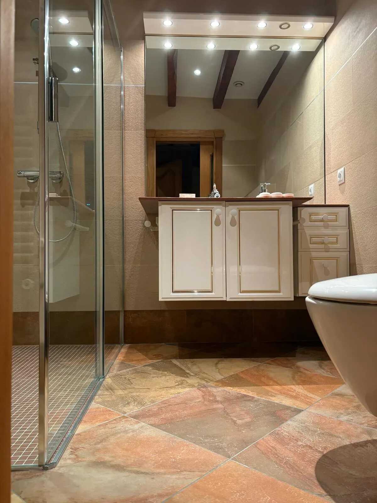 Maison 200 m² avec jacuzzi et vue montagne à Zugarramurdi - Photo 27