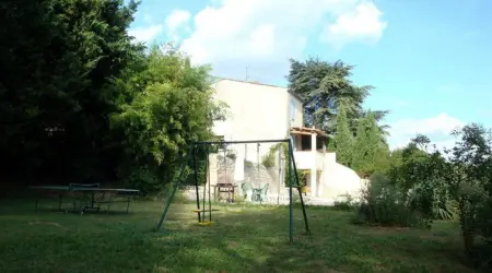 Villa avec piscine privée et jardin clôturé à Dauphin, Provence : photo 12