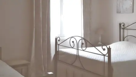 Villa avec piscine privée et jardin clôturé à Dauphin, Provence : photo 17