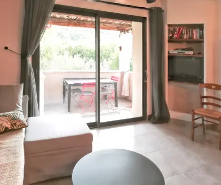 Villa avec piscine privée et jardin clôturé à Dauphin, Provence : photo 21
