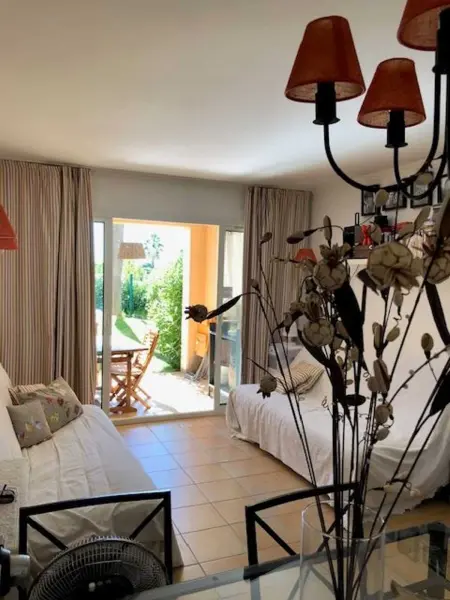 Appartement 32 m² avec piscine partagée à Roquebrune-sur-Argens : photo 5