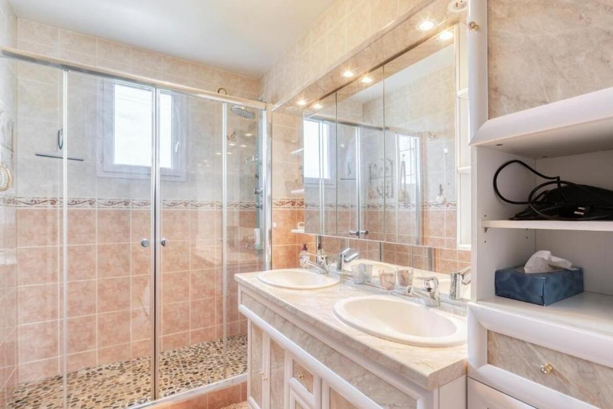 Villa 5 chambres Ranville, piscine privée & aire de jeux - Photo 12