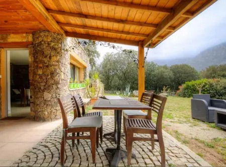 Studio 30 m² avec terrasse, jardin et vue montagne à Moltifao