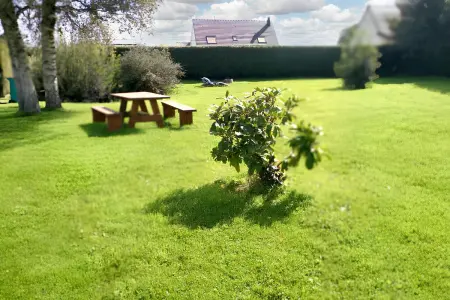 Maison avec jardin clôturé et barbecue à Écrainville : photo 6