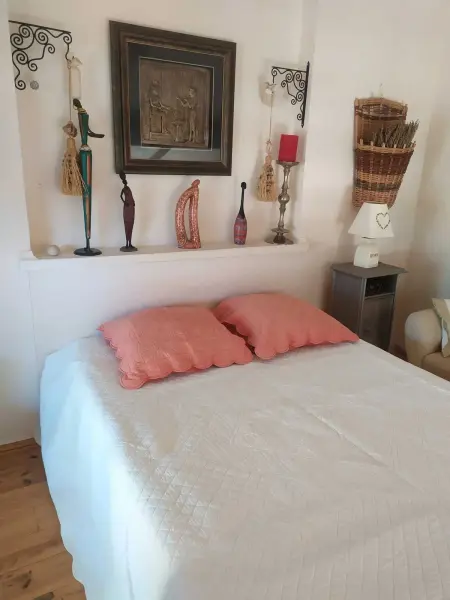 Location appartement à Veyras, Studio confortable à Veyras avec jardin et piscine