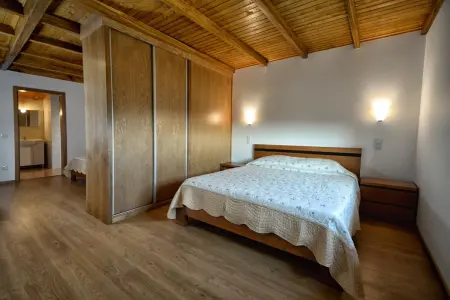 Villa Celorico de Basto : piscine privée 9 x 5 m, 6 chambres : photo 15