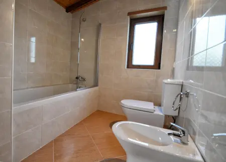 Villa Celorico de Basto : piscine privée 9 x 5 m, 6 chambres : photo 18