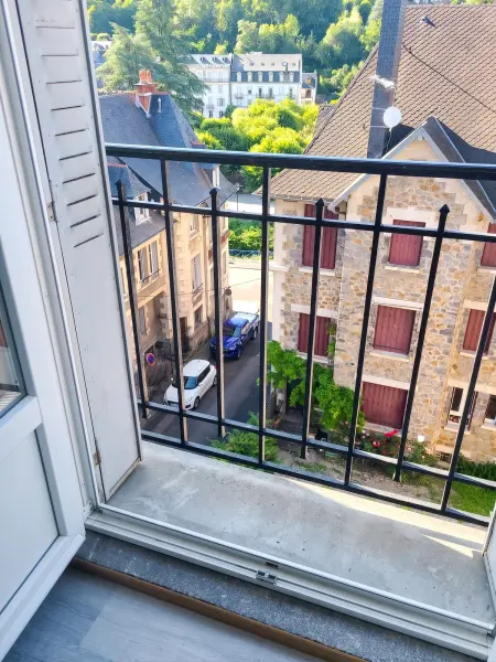 Appartement 2 chambres à La Bourboule, balcon avec vue montagne : photo 15