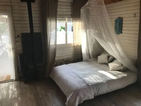 Bungalow avec piscine privée et jardin clôturé à Madrigueras : photo 4