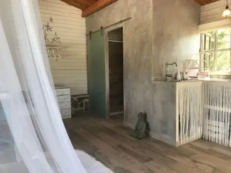 Bungalow avec piscine privée et jardin clôturé à Madrigueras : photo 5
