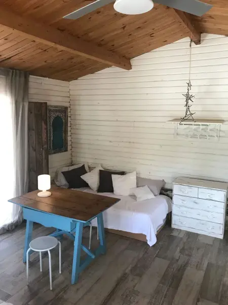 Bungalow avec piscine privée et jardin clôturé à Madrigueras : photo 6