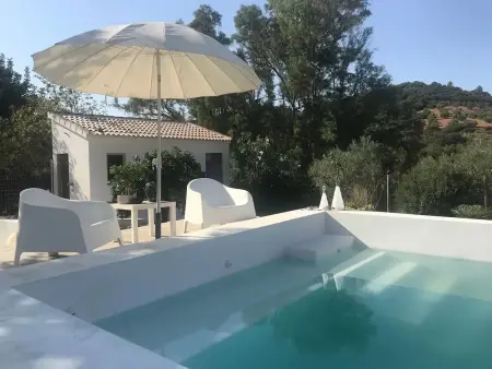 Bungalow avec piscine privée et jardin clôturé à Madrigueras : photo 16