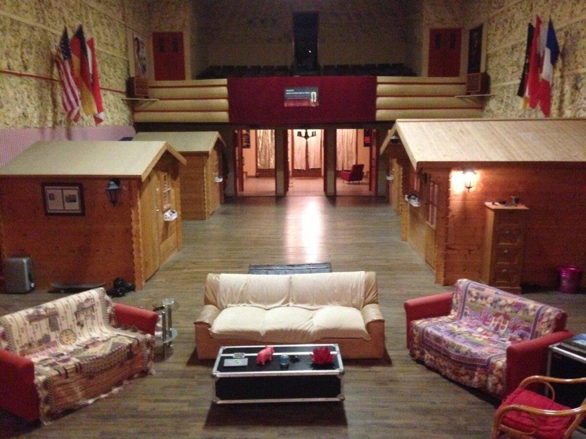 Ancien théâtre atypique, 6 chambres, jardin 500m² - Photo 2