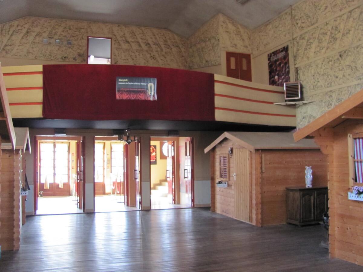 Ancien théâtre atypique, 6 chambres, jardin 500m² - Photo 13