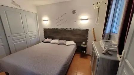 Appartement 34 m² à Roquebrune-sur-Argens, vue mer et piscine : photo 4