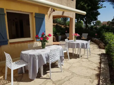 Appartement 34 m² à Roquebrune-sur-Argens, vue mer et piscine : photo 10