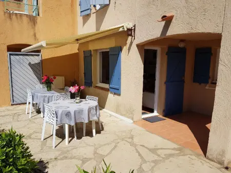 Appartement 34 m² à Roquebrune-sur-Argens, vue mer et piscine : photo 16
