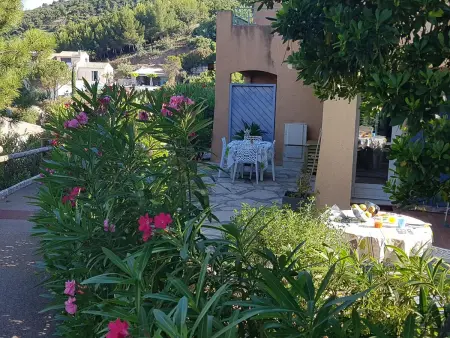 Appartement 34 m² à Roquebrune-sur-Argens, vue mer et piscine : photo 17