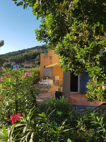 Appartement 34 m² à Roquebrune-sur-Argens, vue mer et piscine : photo 20